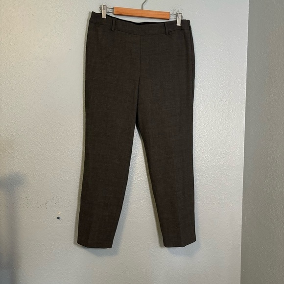 Talbots Women’s Chatham Grey Wool Tapered Cropped Trouser - Picture 2 of 11